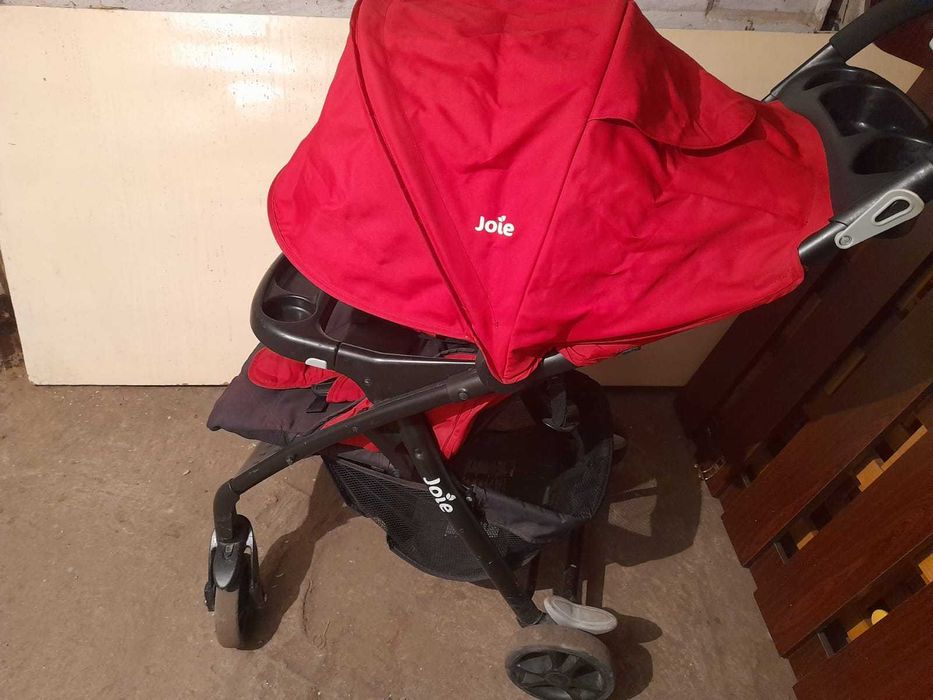 Детская прогулочная коляска Joie