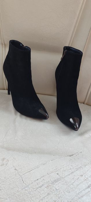 Ботинки на шпильке.