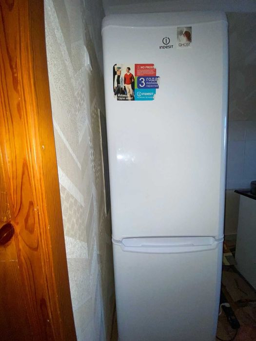 Холодильник Indesit