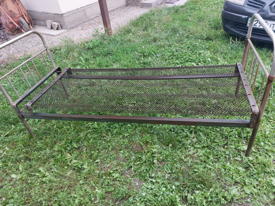 Продам железную кровать