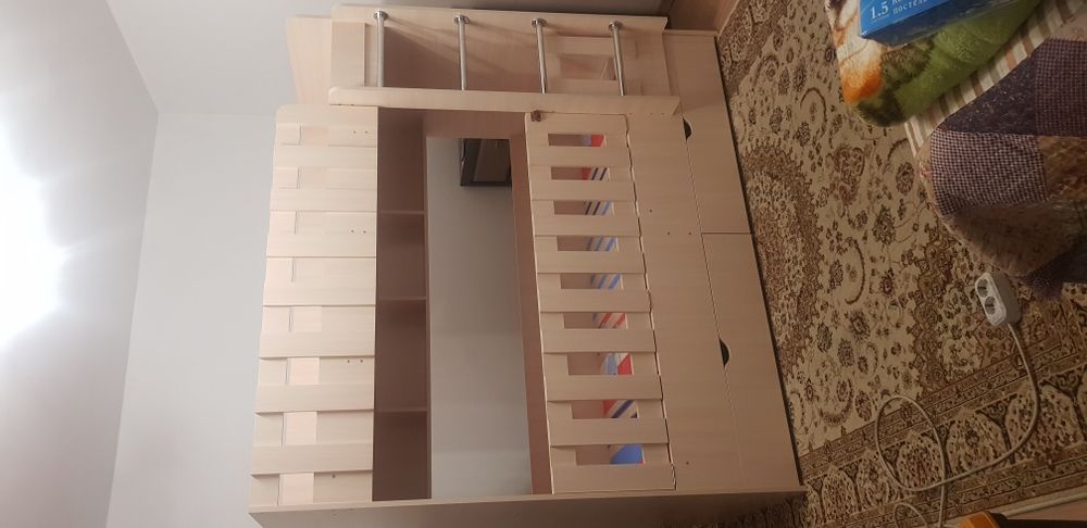 Двухярусная манеж кровать