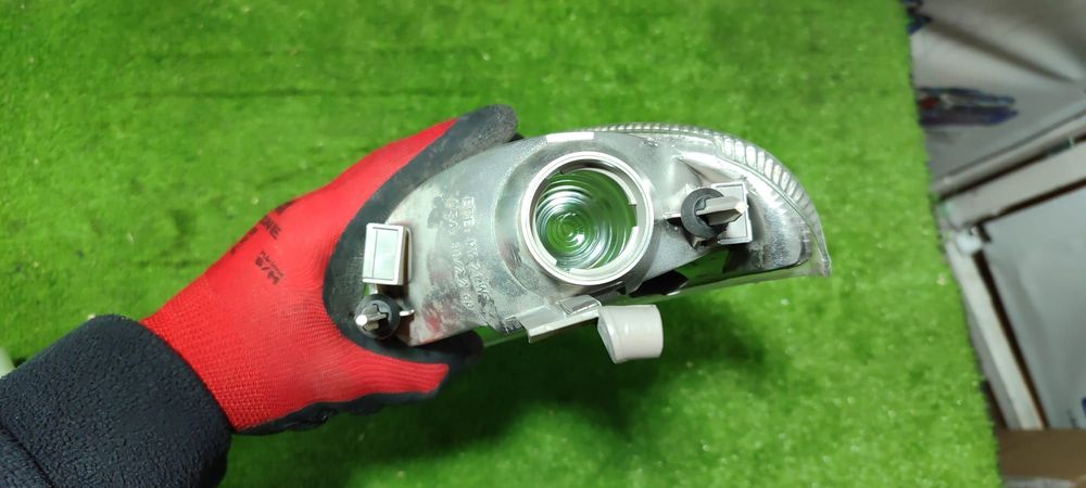 LUMINA DE ZI STANGA HALOGEN MERCEDES-BENZ SLK (R170) COD OEM A1708260143 / 1315113090 / 1315106925 1996-2004 (5G2)