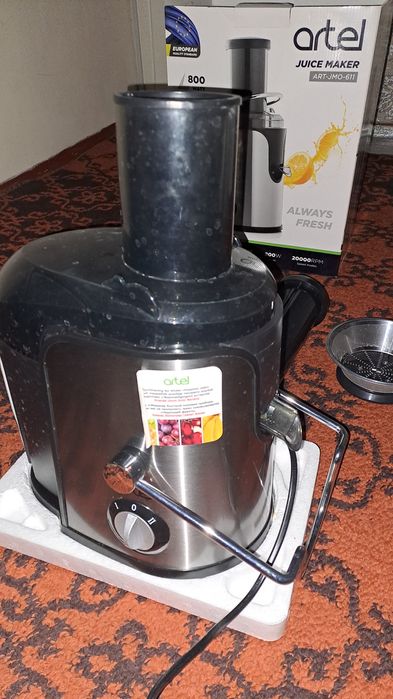 Соковыжималка сотилади