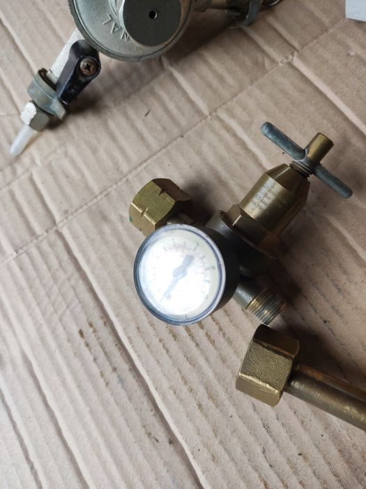 Vând diferite reductoare dioxid și oxigen