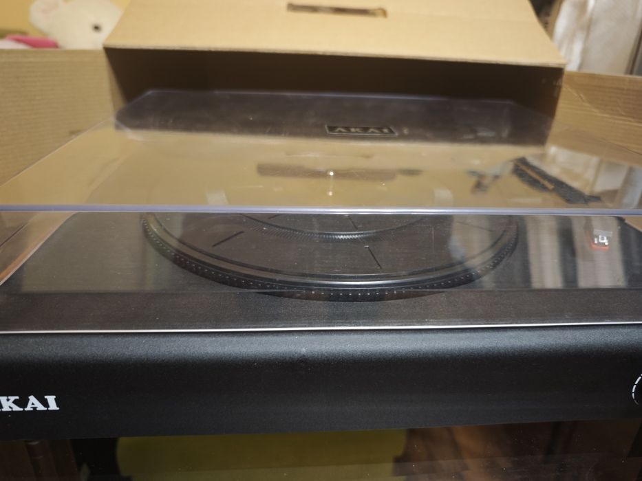 Грамофон Akai ATT 240-SP