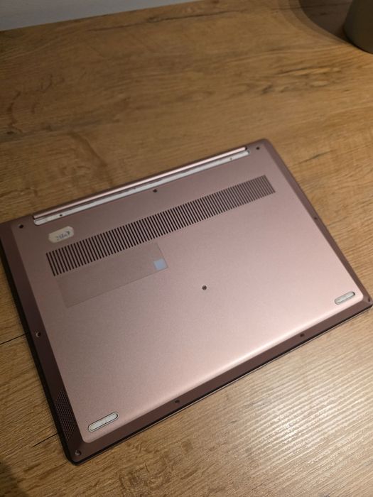 Laptop ultraportabil Lenovo Ideapad S340-14IWL cu procesor Intel i3