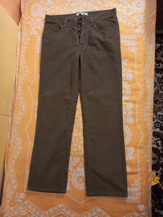 Джинсы и вельветки Colins