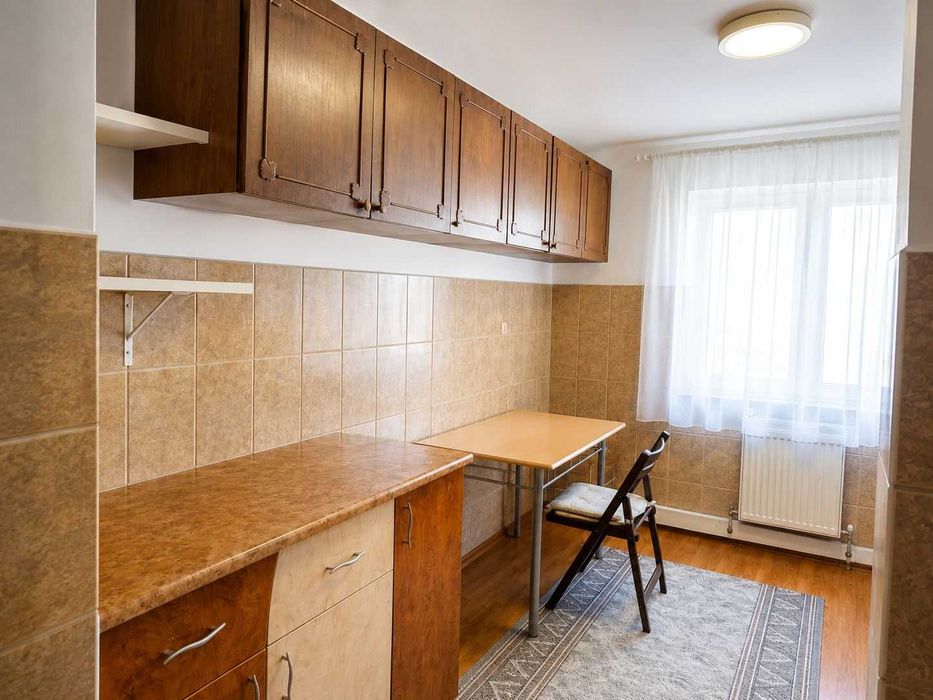 Apartament 3 camere, Târgu Jiu – Piața Mică. 68,44 mp