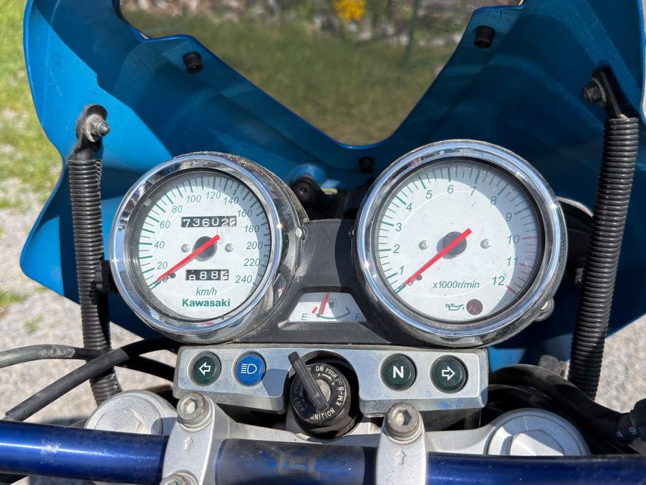 Kawasaki zr7 2000
