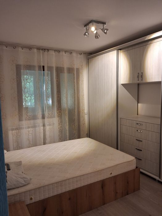 Închiriez apartament