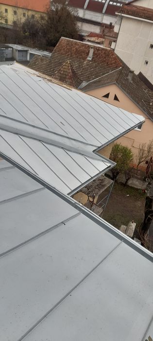 Executam acoperisuri si Reparatii acoperisuri