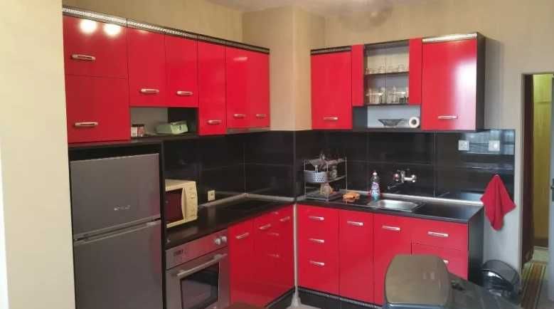 Тристаен имот в Хиподрума