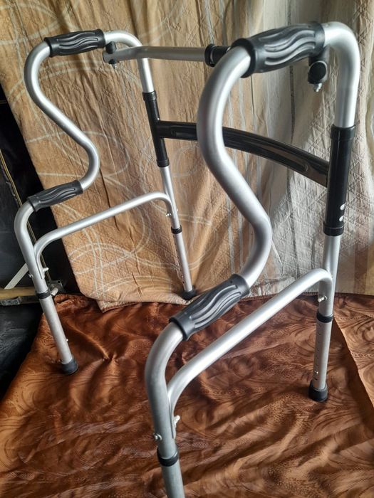 Продам   Ходунки