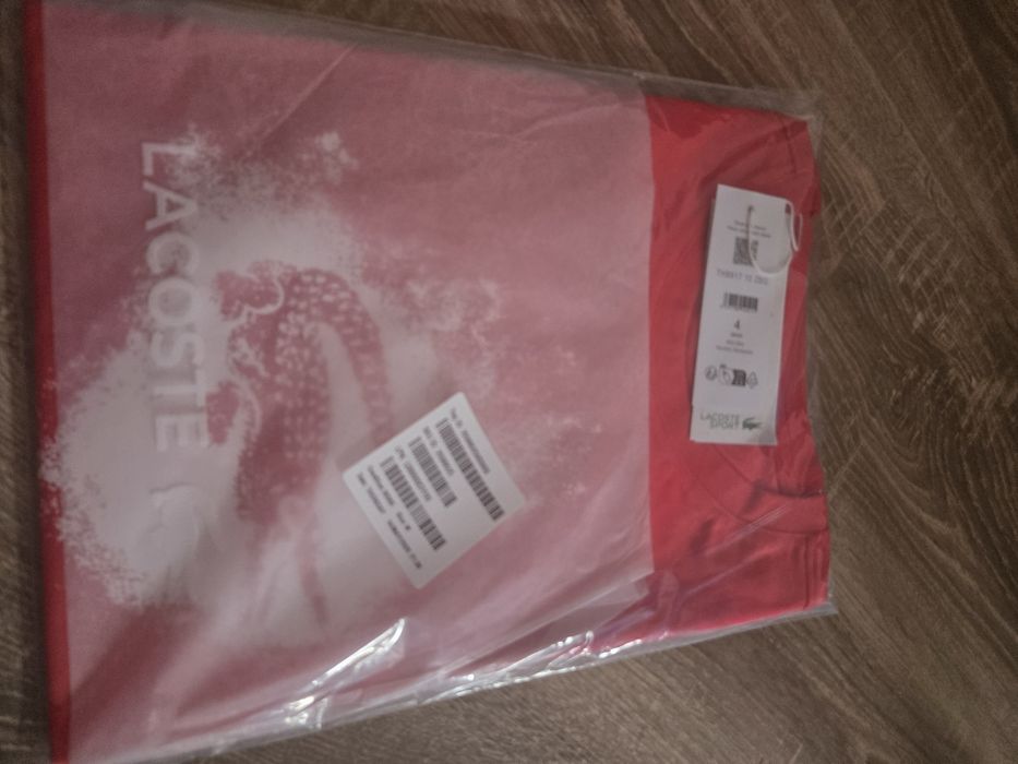 Нова червена тениска Lacoste размер М