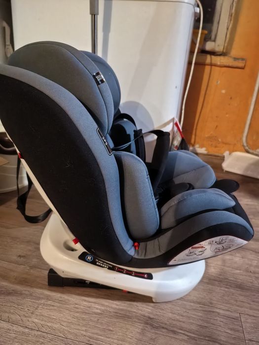 Новое автокресло