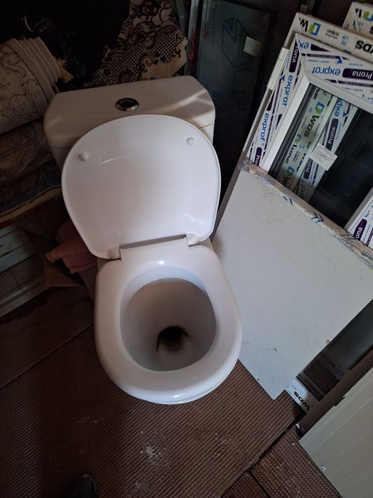 Продам унитаз в отличном состоянии