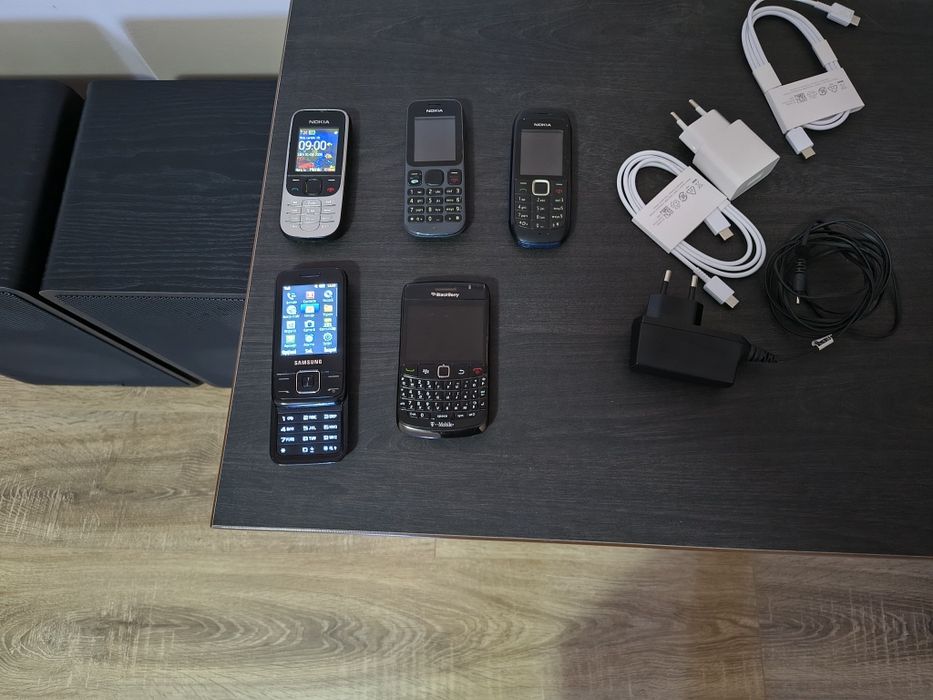 Lot telefoane cu butoane vechi