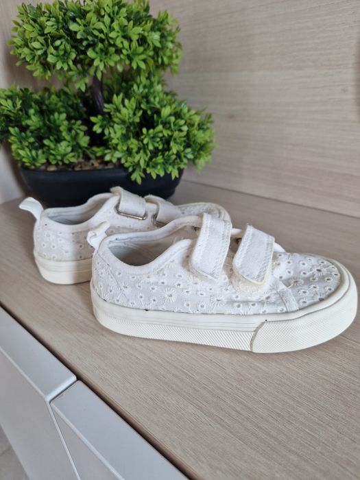 Incaltaminte H&M nr 23