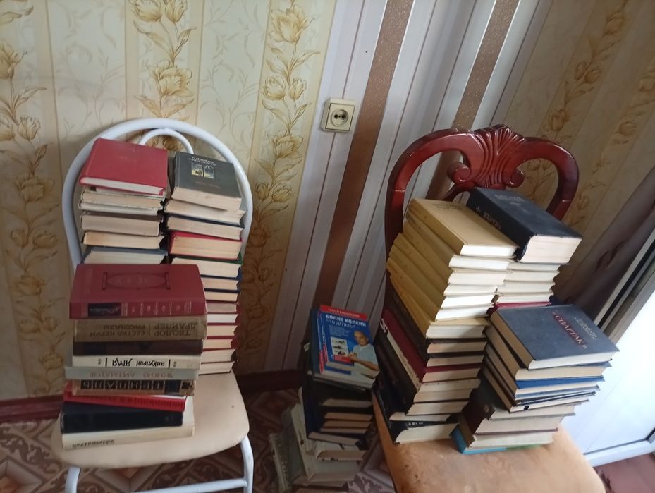 Продаю книги, художественная литература