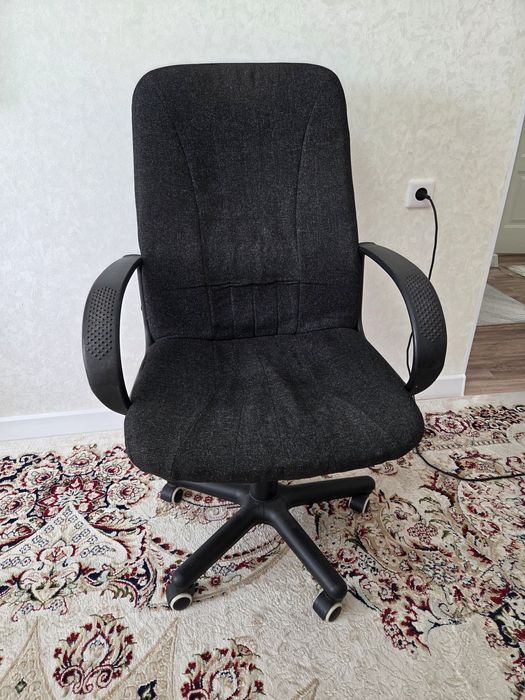 Офисное большое кресло