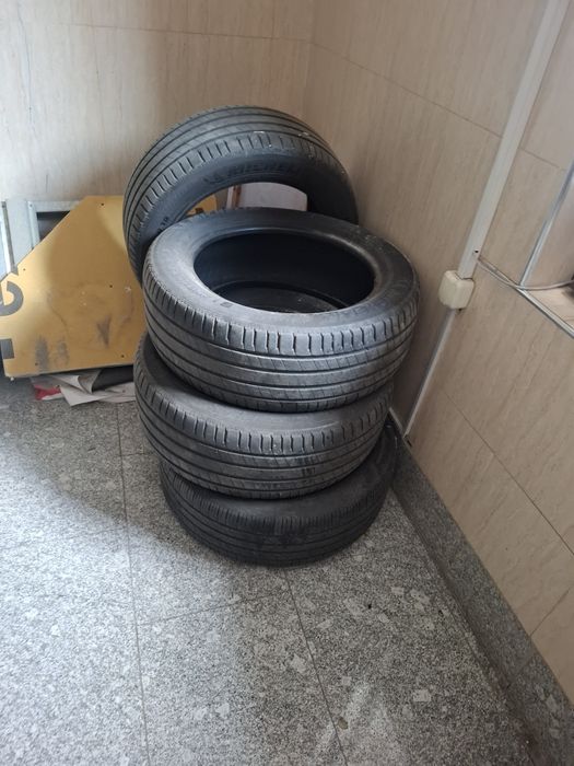 Продам шины MISHELIN R19