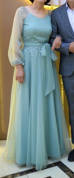 прадаю платье.