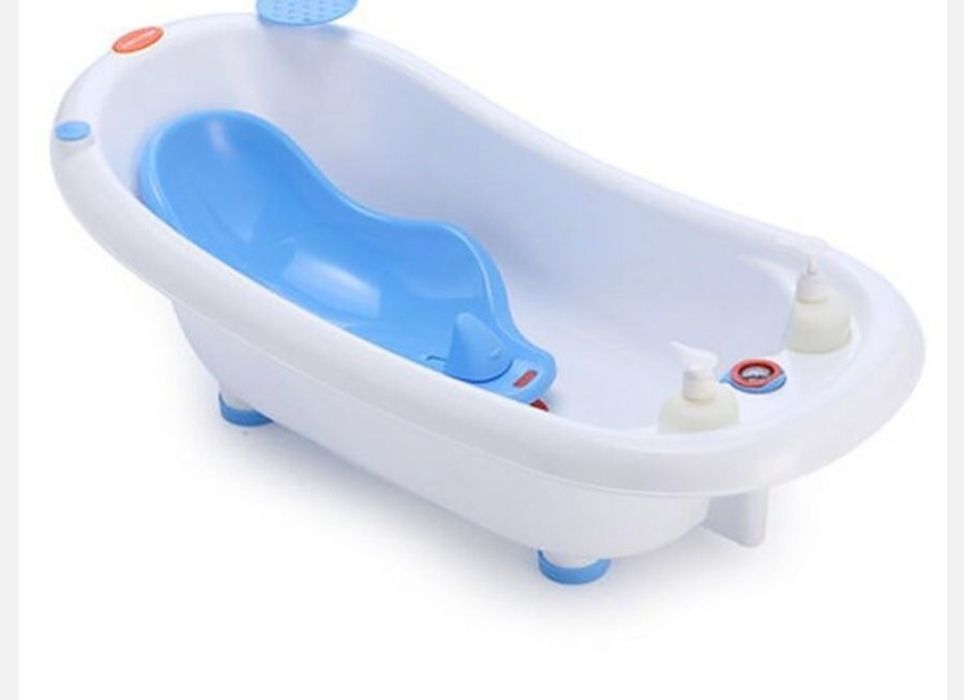 температура для купания новорожденного ребенка в ванночке. для купания новорожденных. ванна для новорожденных. купание новорожденного ребенка. купание новорожденного первый раз.