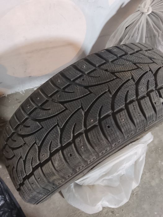 Продам шины на 19 . 4 штуки