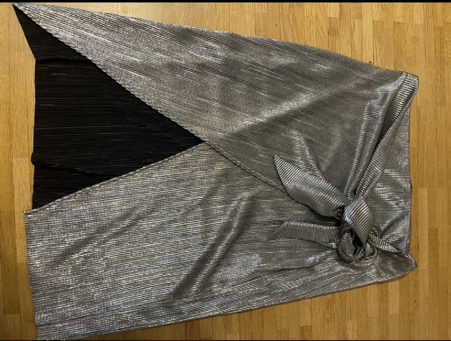 Fusta parte peste parte Bershka