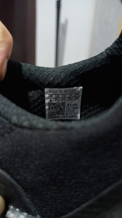 Продам кросовки Адидас