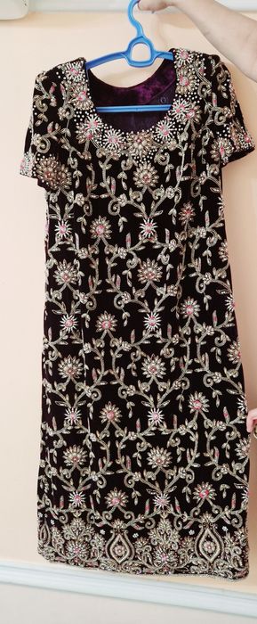 Национальное очень красивое платье.