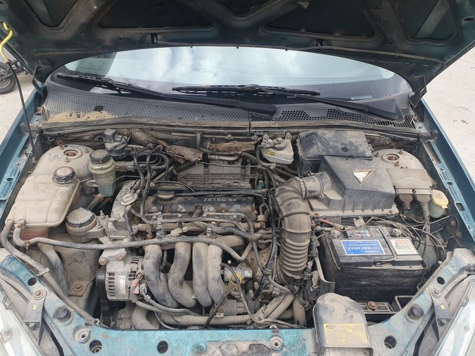 Ford Focus 1   1.6 benzină