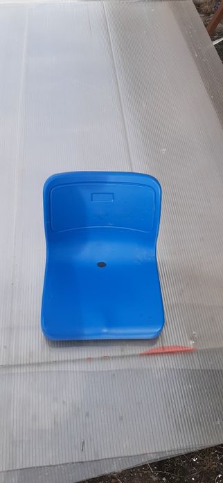 Продам трибуны и сидушки для стадиона