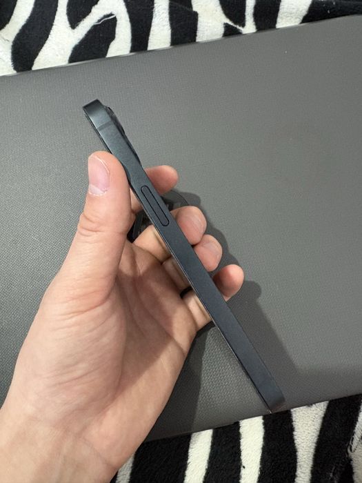 Продам iphone 13 128gb