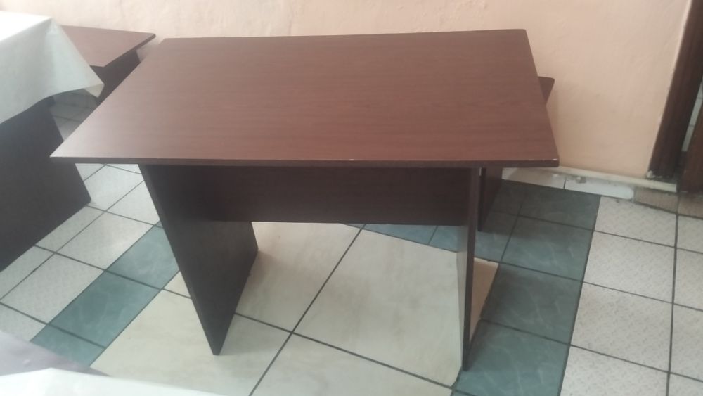 Продам столы и стулья