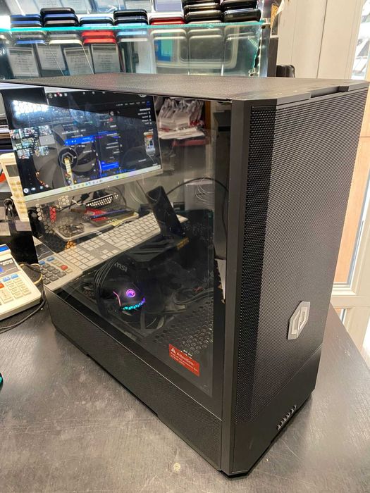 Hope Amanet P3 Unitate PC GAMING / RYZEN 5 7500F / RTX 5060