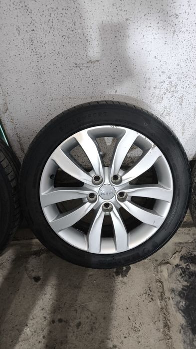 Продам комплект колёс Kia R17