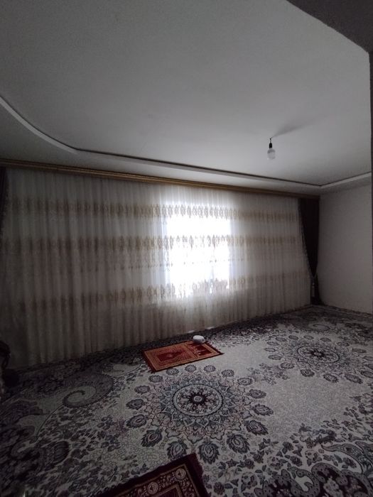 Uchastka Dala hovli uy