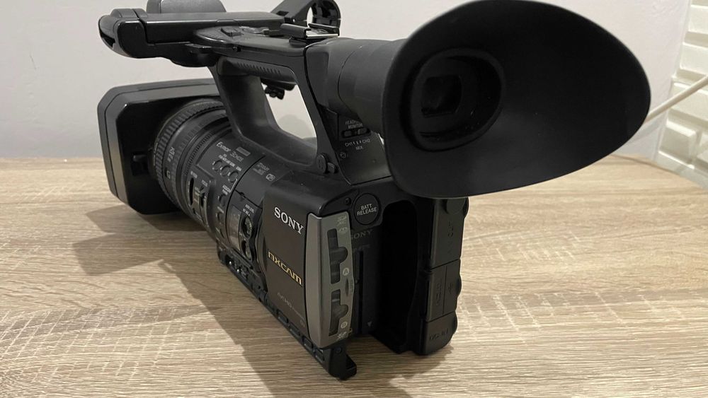 SONY HXR-NX3 Видеокамера