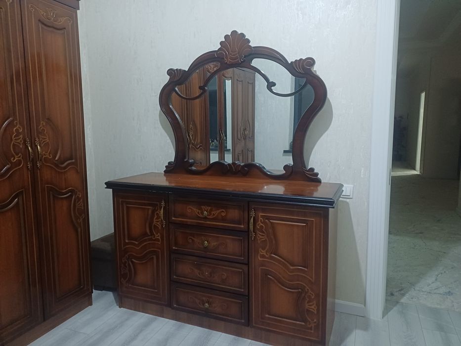 Сотилади Камод Стенка шифанер