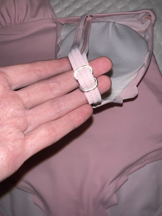 Купальник женский в нежно розовом цвете с фестонами по краям