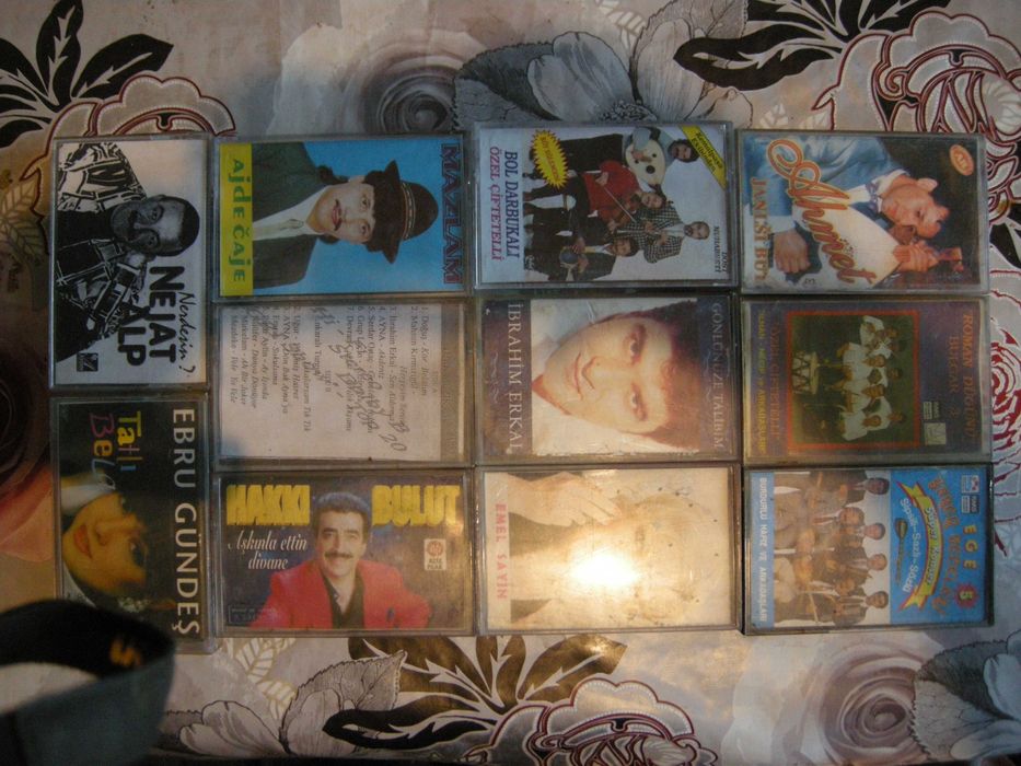 Продавам аудио касети с гръцка музика