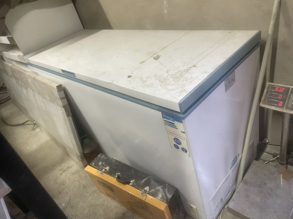 Продам морозильник 700л