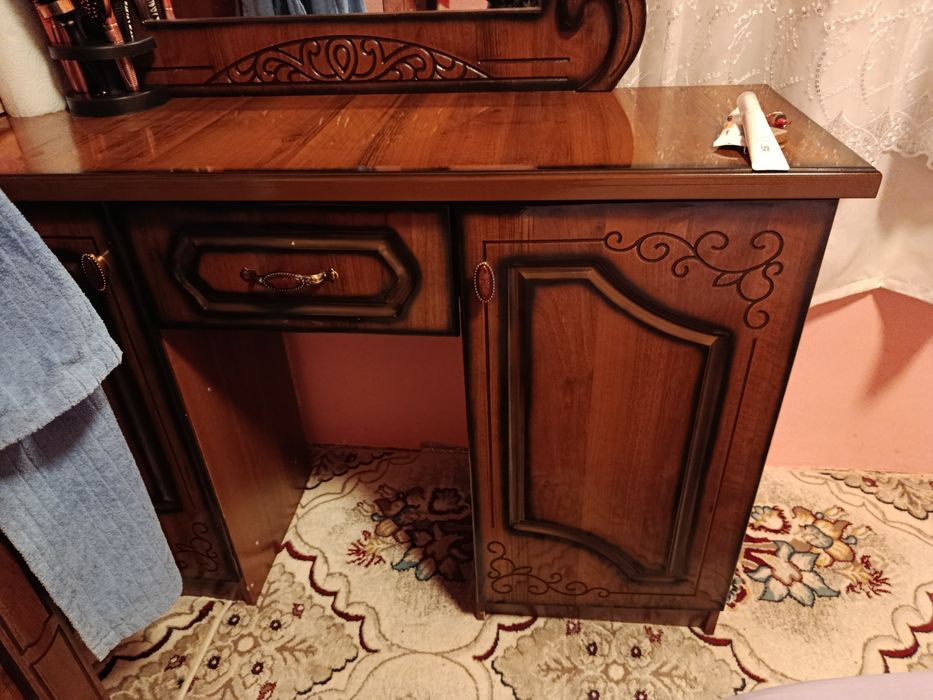 Спальный гарнитур