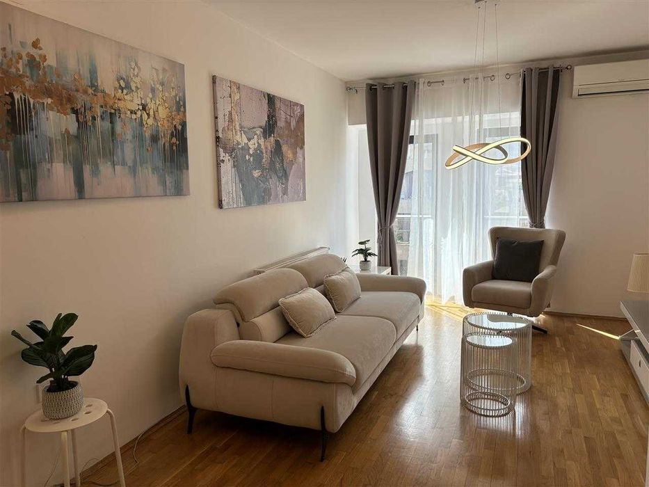 Дава се под наем Тристаен апартамент в Бургас, Славейков - 80 кв.м за 300.9 € - Снимка #4