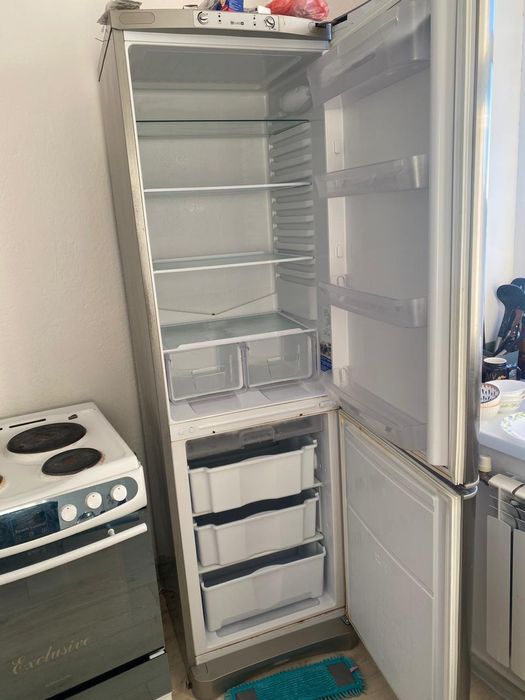 Продам холодильник