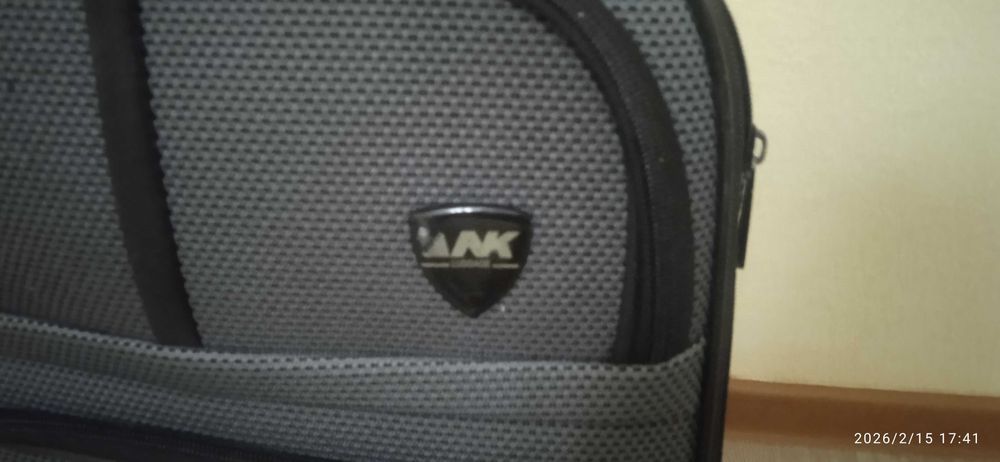 Чемодан на 2-х колесах (небольшой)