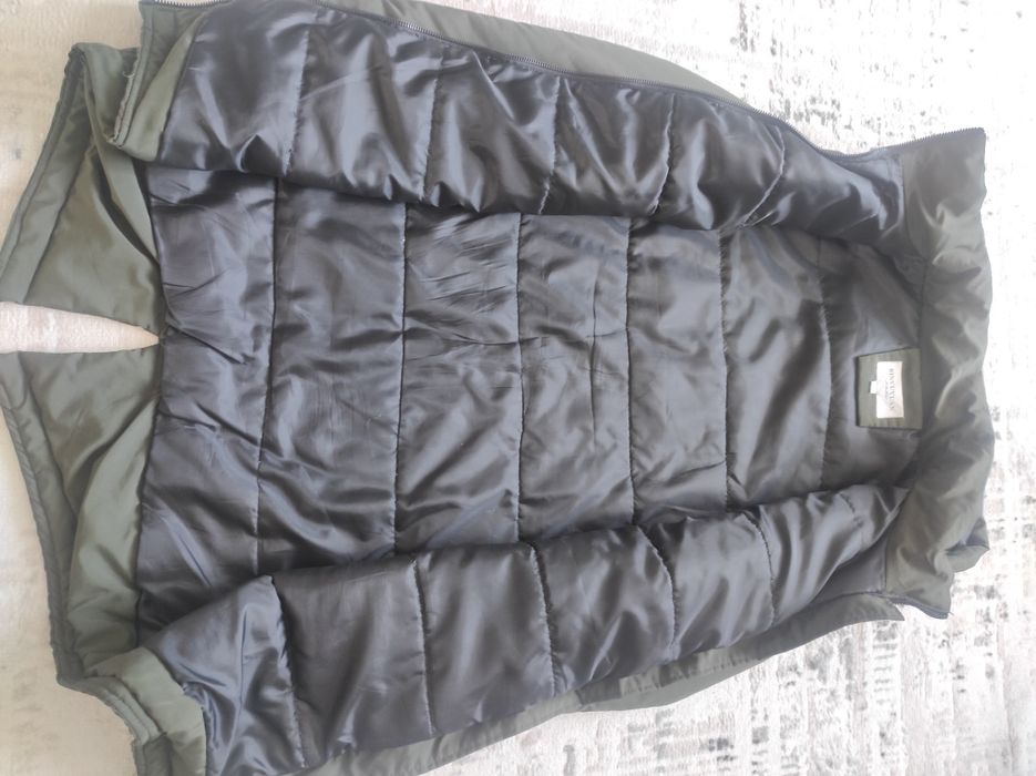 Продам демисезонную куртку