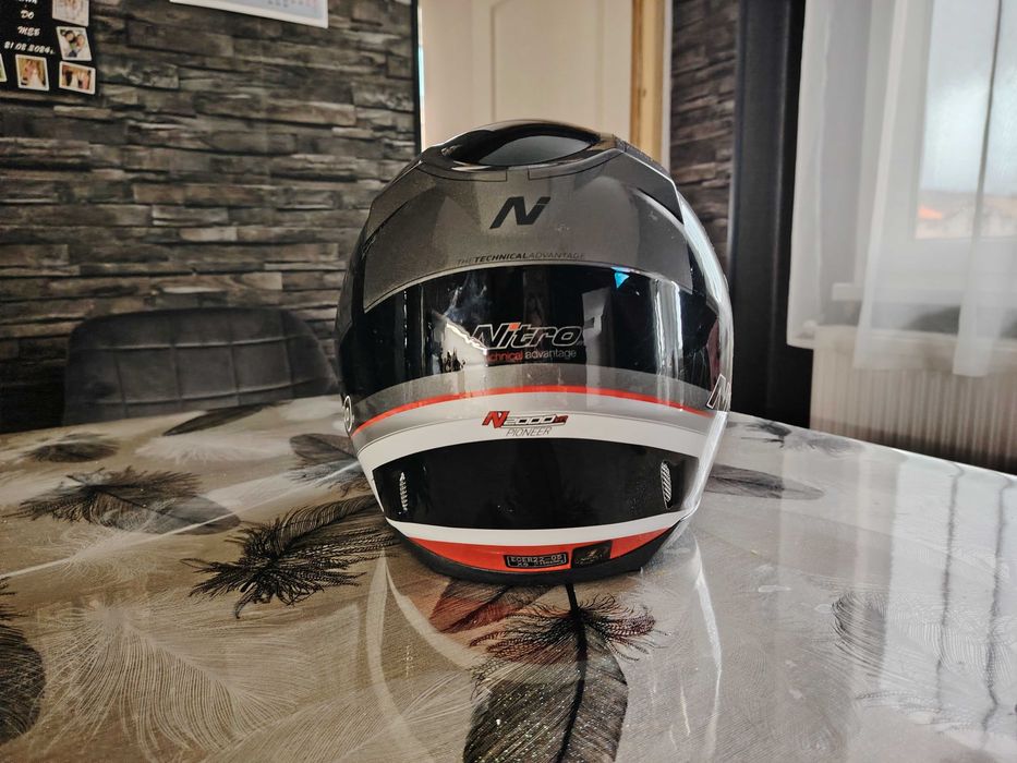 Мото каска Nitro