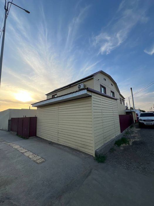 Продаётся 2х этажный 5 комнатный дом Ул. Панфилова 53